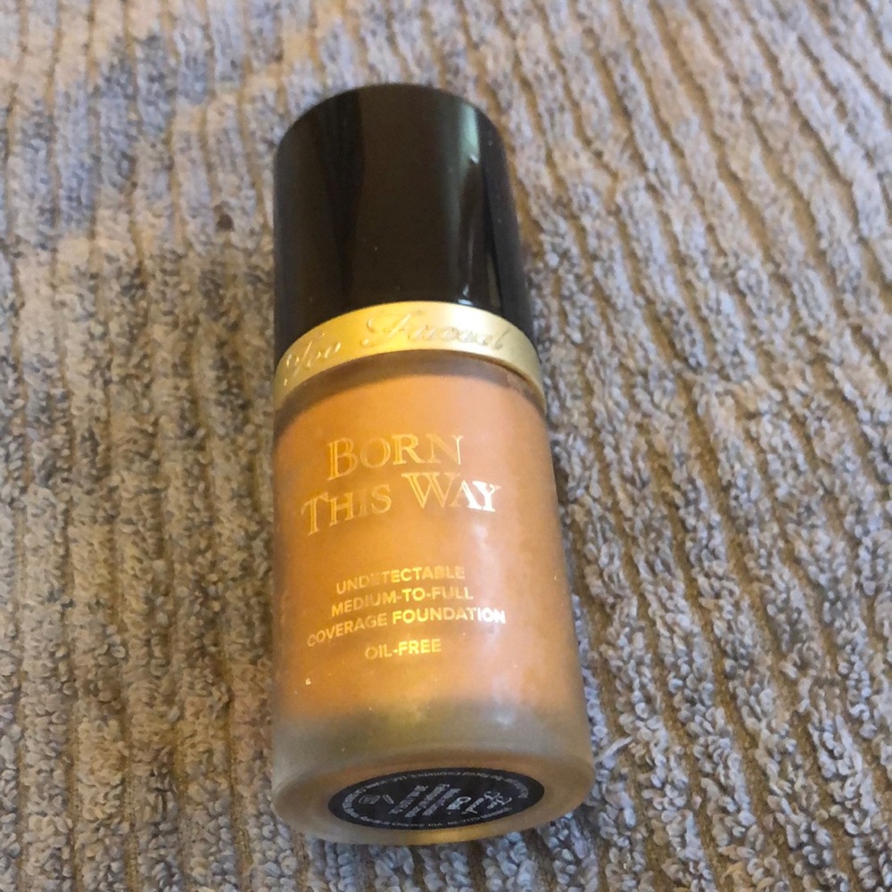 Too Faced Born This Way Foundation